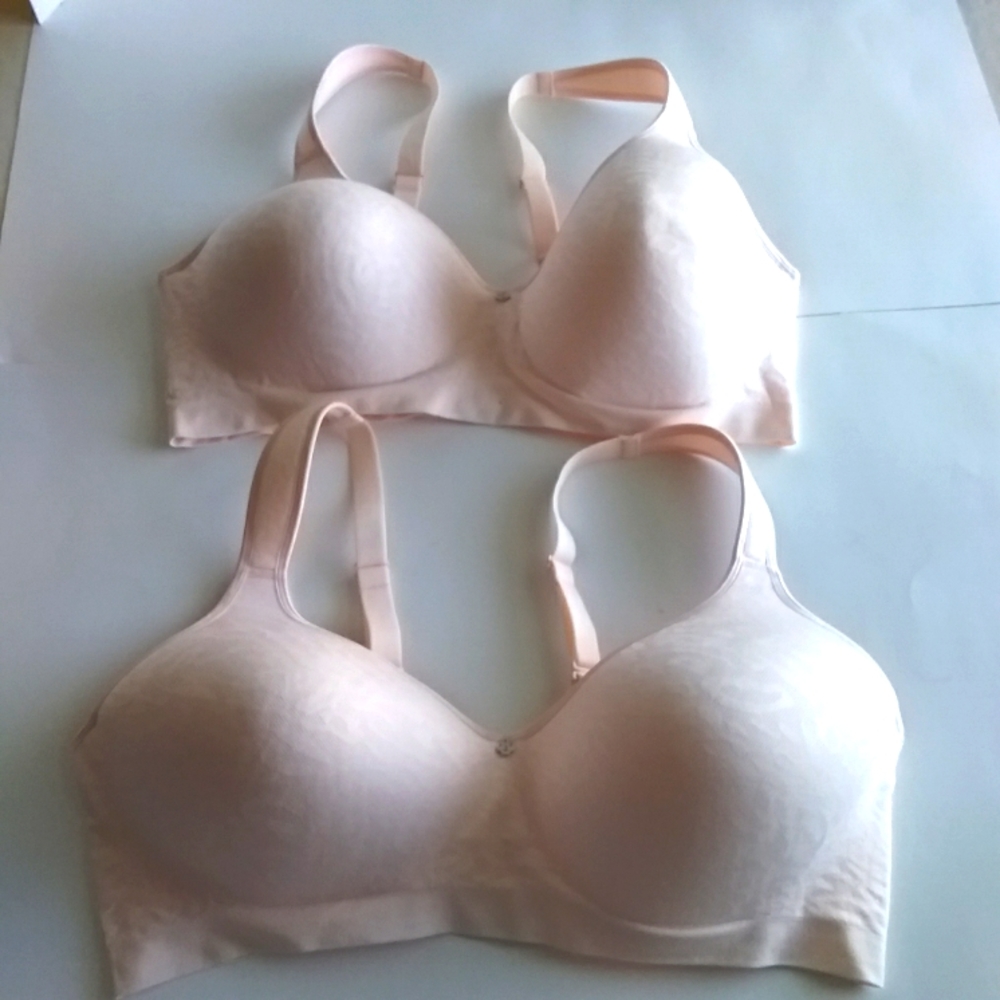 NWOT Breezies Lot 2 Wirefree Convertible Bras 44C